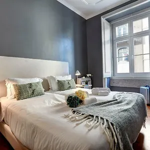 Canaan Boutique Fanqueiros 114 By Get Your Apartment