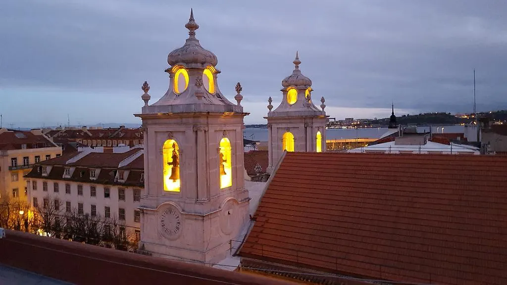 Apartment A Terrace On A Topfloor With A View Lisbon